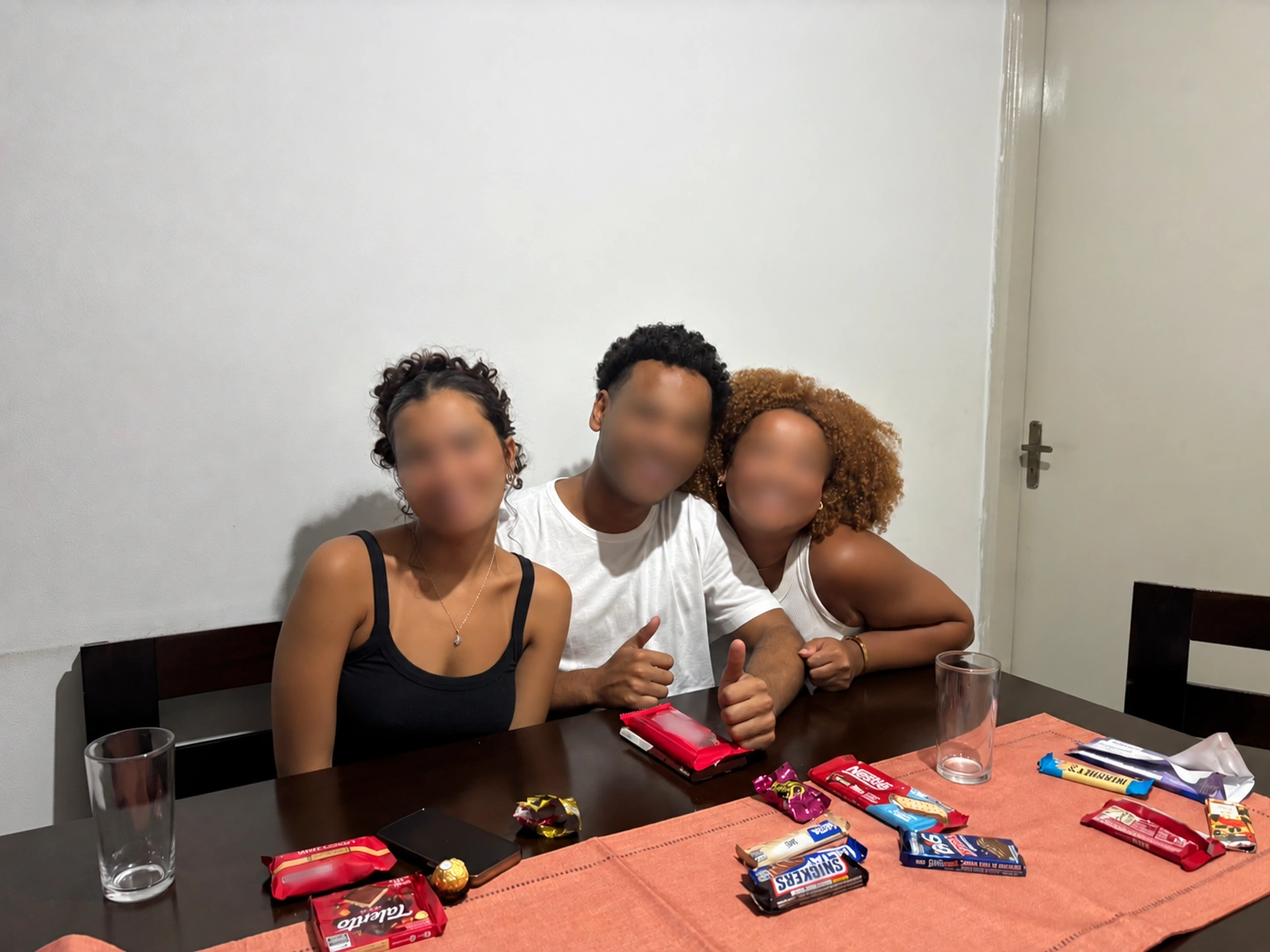 Pesquisa qualitativa em chocolates: participantes anonimizados e materiais da sessão
