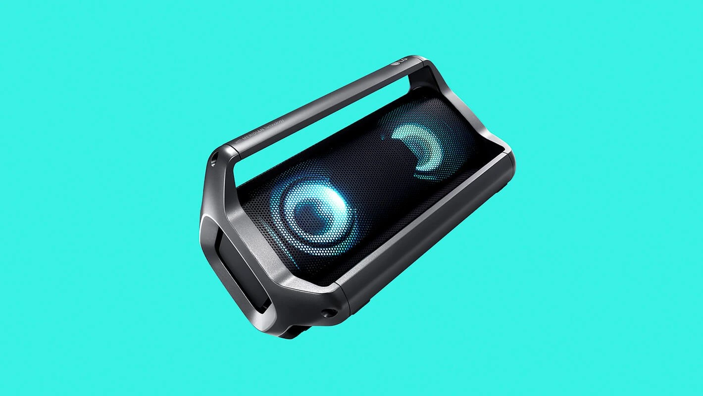 LG Xboom Go: produto e alça integrada